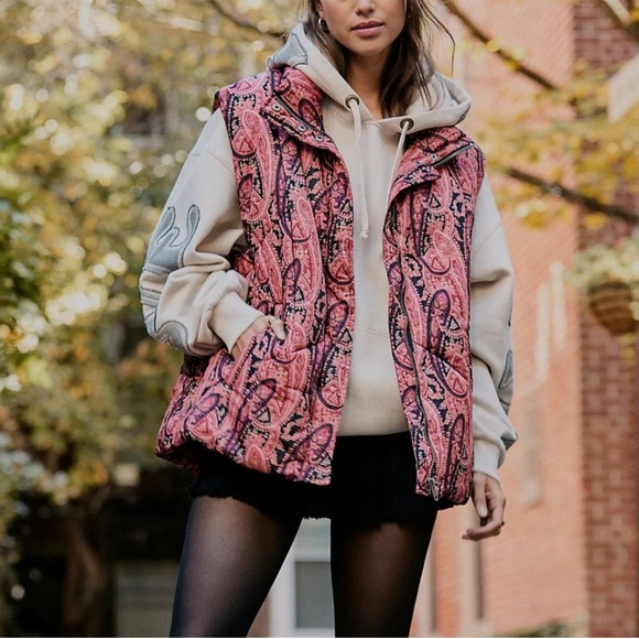 Free People Flora Puffer Vest – Pink Paisley – XS/S (oversized fit) - Picture 3 of 14